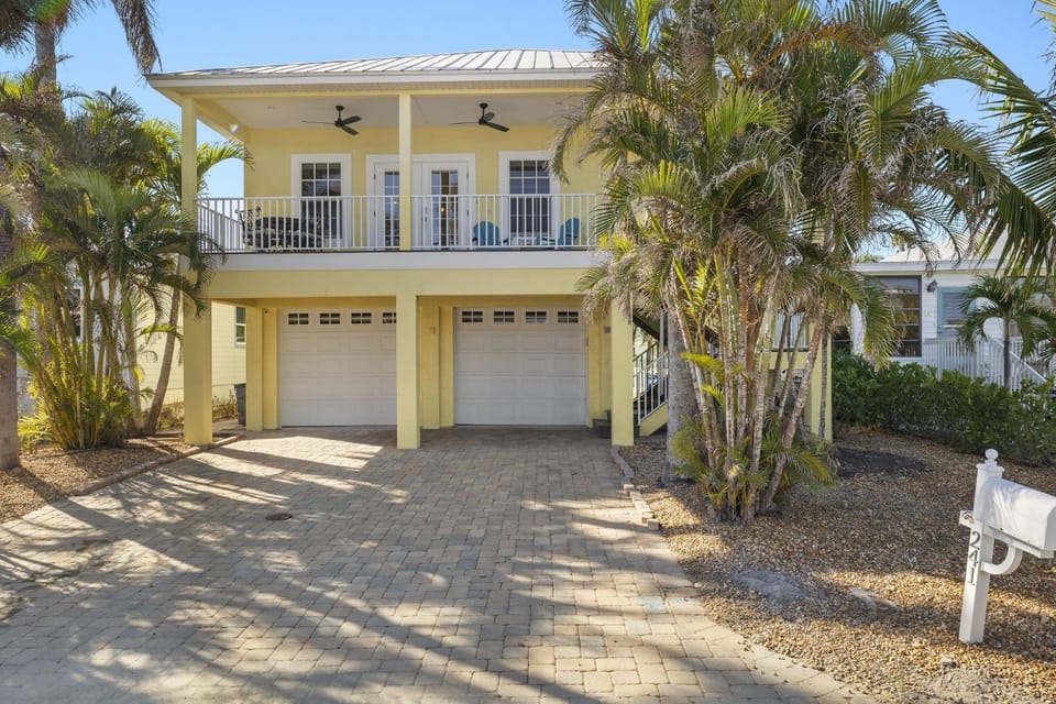 241 Oasis Pearl- 3BR Pool Home! home House in Estero Island