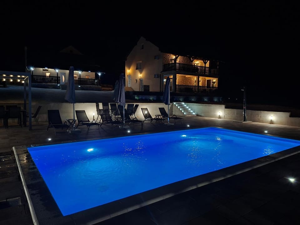 Property building, Swimming pool