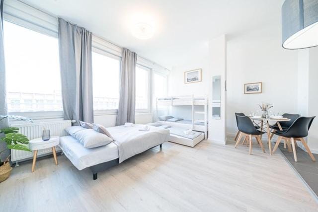 4 Modern city studio for 7 Bogenhausen near Messe Munich Apartment in Munich