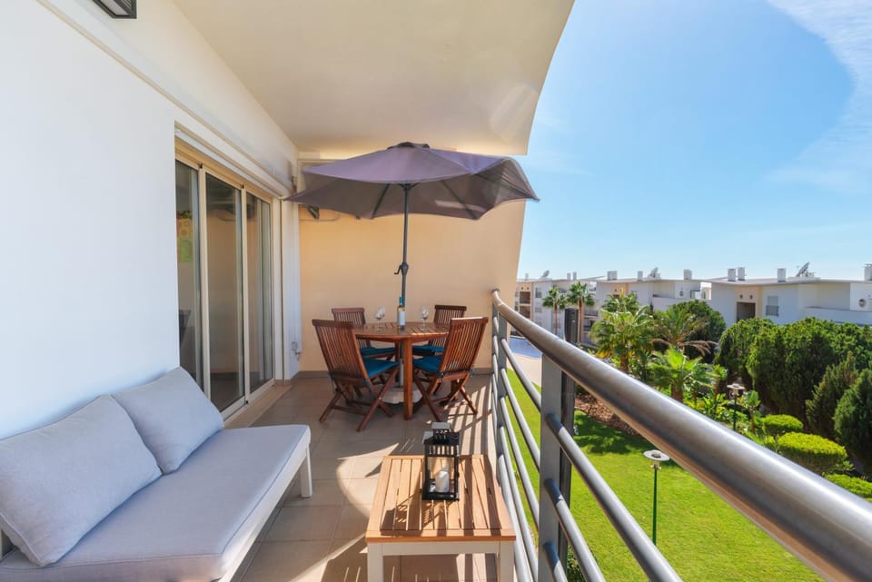 Property building, Patio, Spring, Day, Garden, View (from property/room), Balcony/Terrace, Living room, Seating area, Dining area, Garden view
