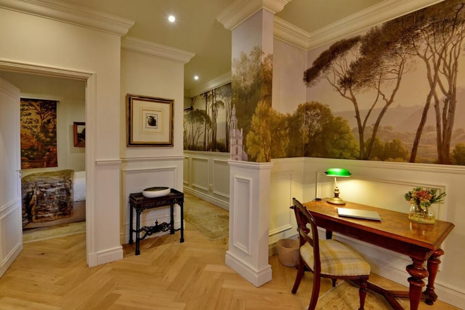 Decorative detail, Seating area