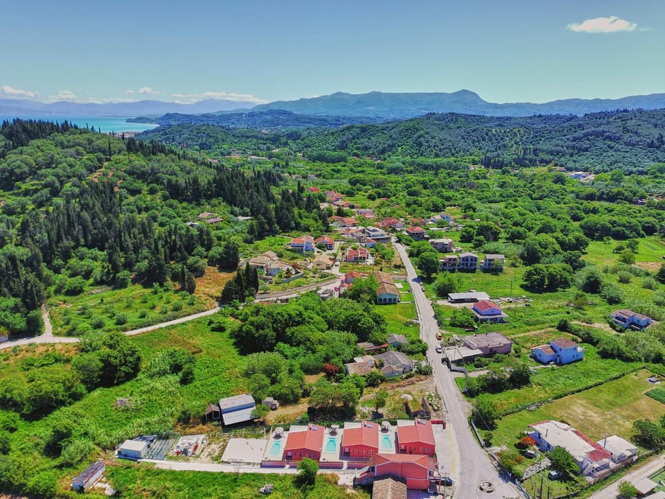 Property building, Day, Neighbourhood, Natural landscape, Mountain view