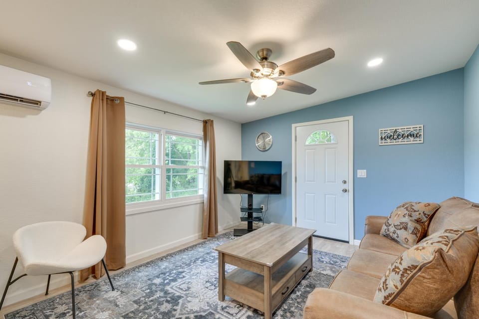 'The Garden Cottage' w/ Yard & Views in Erwin! House in Banner Hill