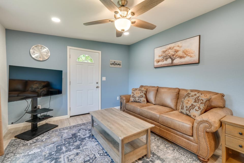 'The Garden Cottage' w/ Yard & Views in Erwin! House in Banner Hill