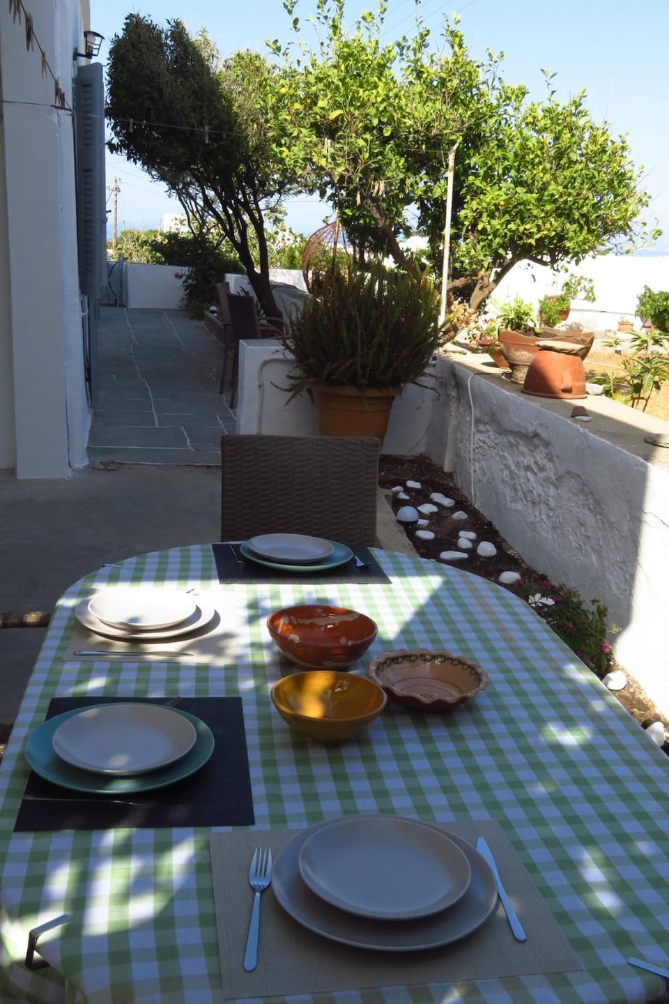 Patio, Day, Balcony/Terrace, Dining area