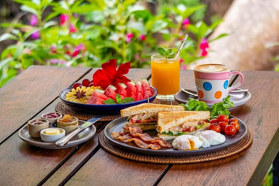 Restaurant/places to eat, Food and drinks, Food, Breakfast, Continental breakfast, Lunch, Dinner