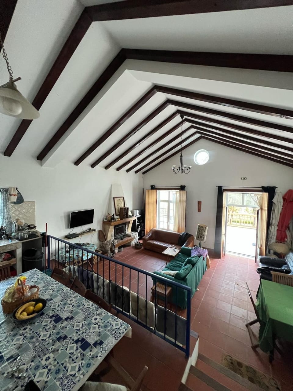 Living room, Seating area, Dining area, fireplace