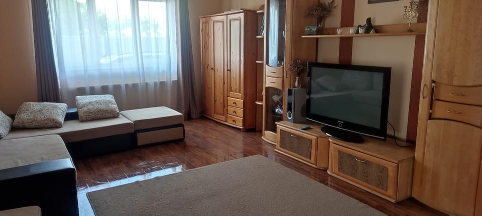 Casa Maya House in Cluj County
