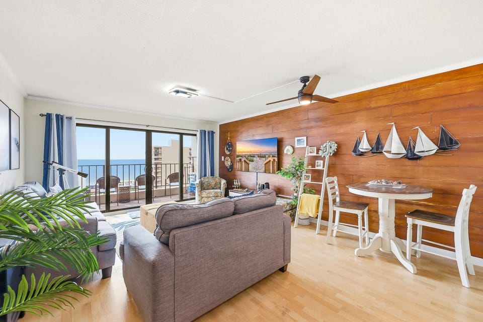 Ocean View Modern Condo w Pool and Hot Tub House in Myrtle Beach
