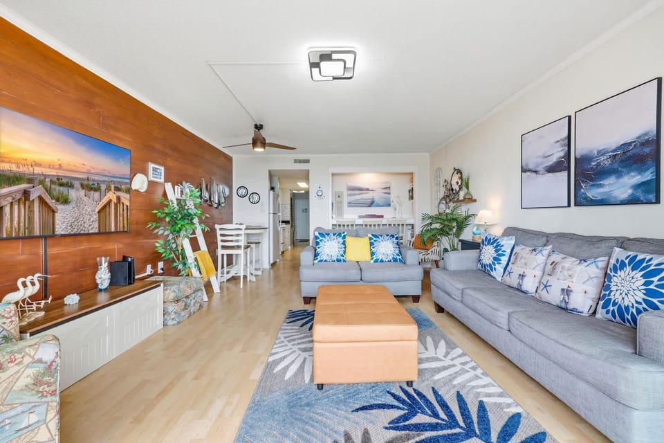 Ocean View Modern Condo w Pool and Hot Tub House in Myrtle Beach