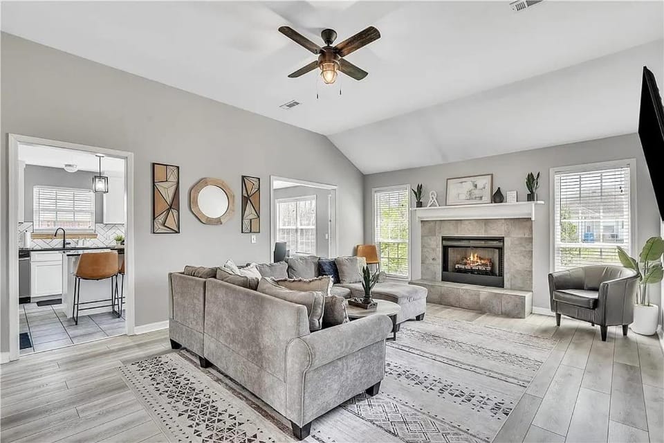 Communal lounge/ TV room