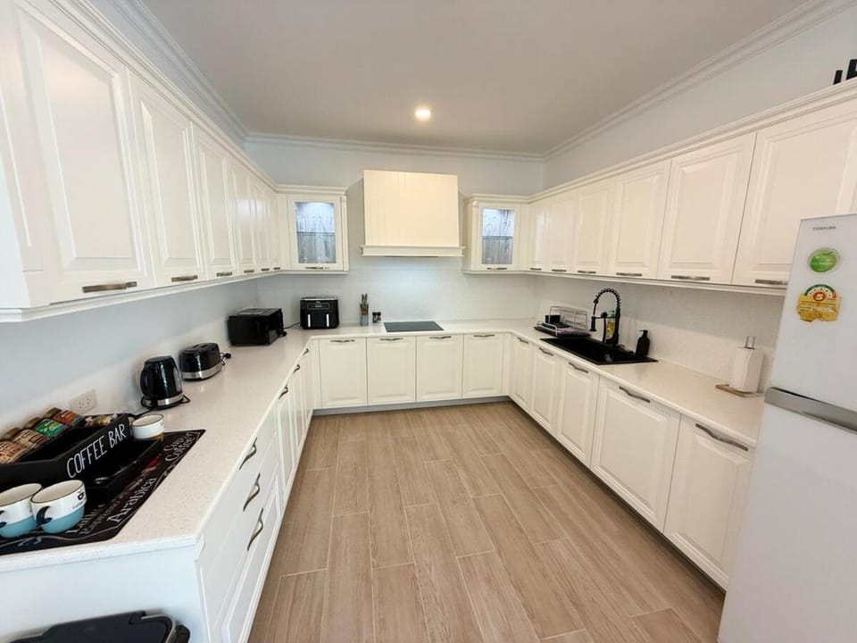 Coffee/tea facilities, Kitchen or kitchenette
