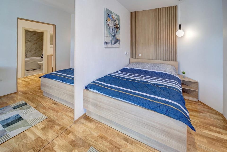 Bed, Photo of the whole room, Bedroom, wardrobe