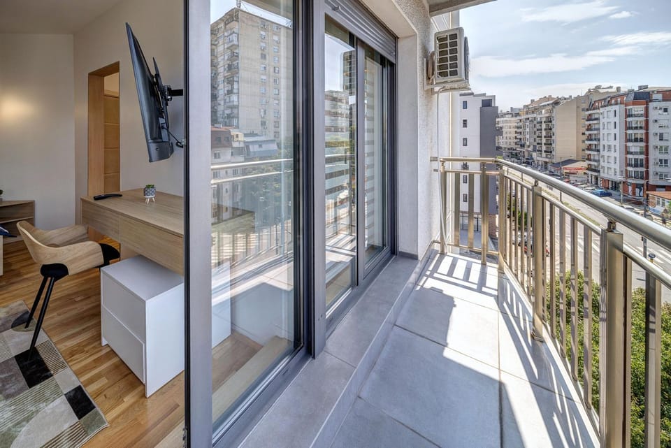 Property building, View (from property/room), Balcony/Terrace