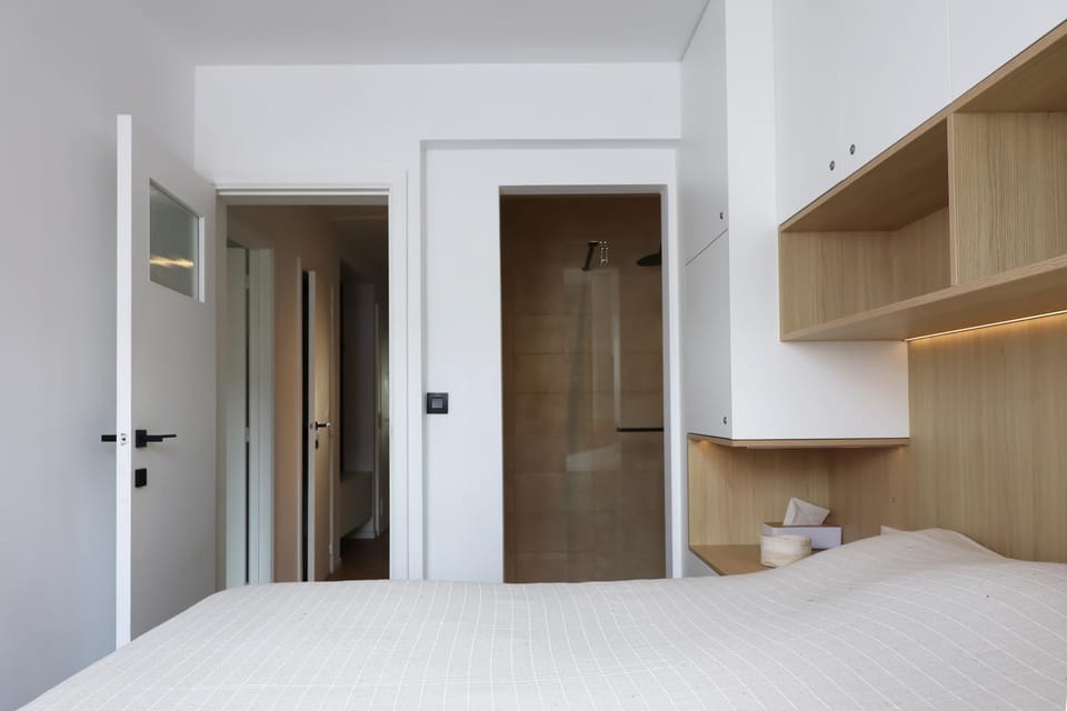 Bed, Photo of the whole room, Bedroom, wardrobe
