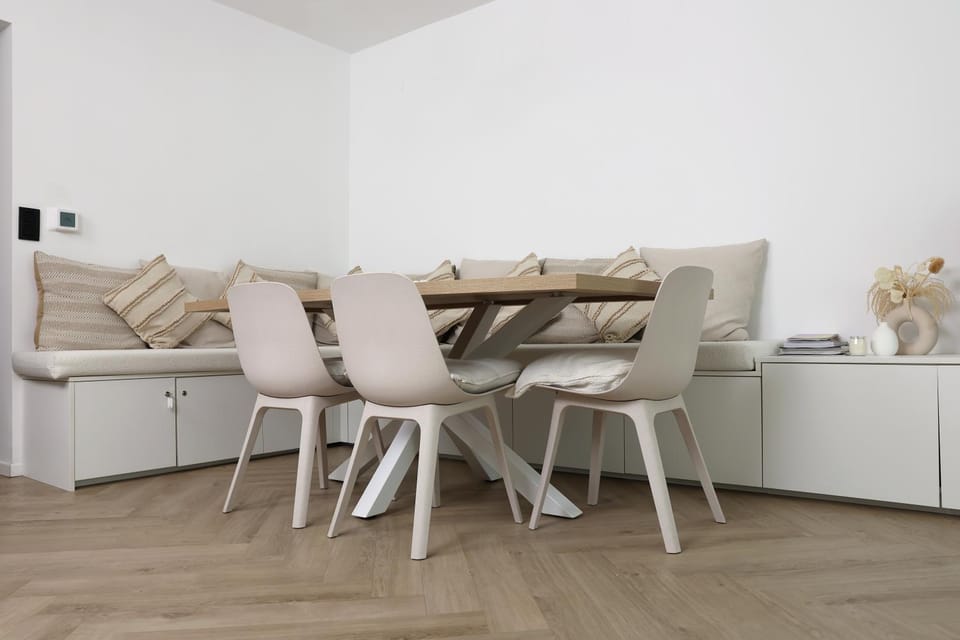 Living room, Seating area, Dining area