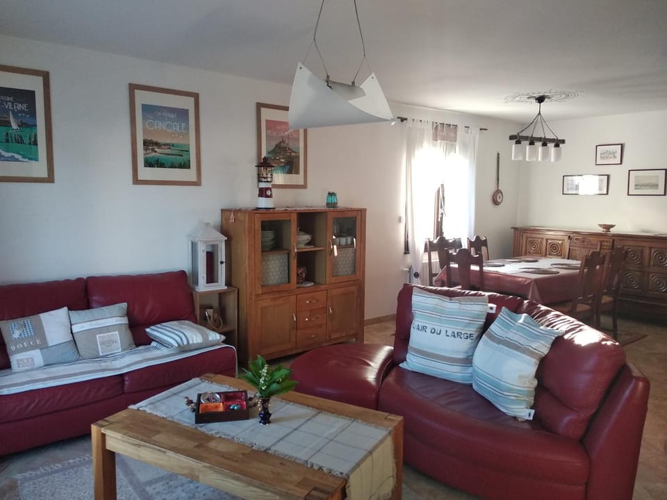 Living room, Dining area
