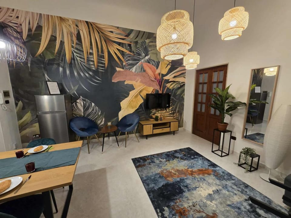 Living room, Seating area, Dining area