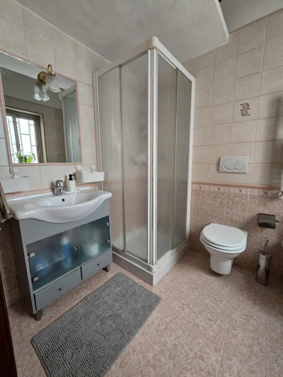 Shower, Toilet, Bathroom, bidet, towels