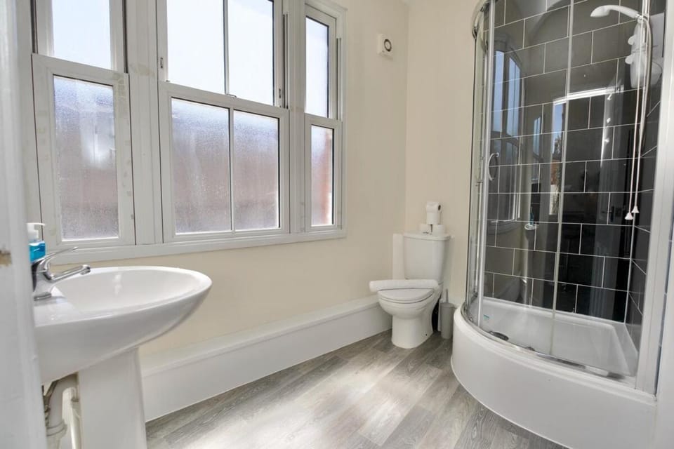 Belgrade Lodge Studio 2 - Netflix, WiFi, City Centre Gem Apartment in Coventry