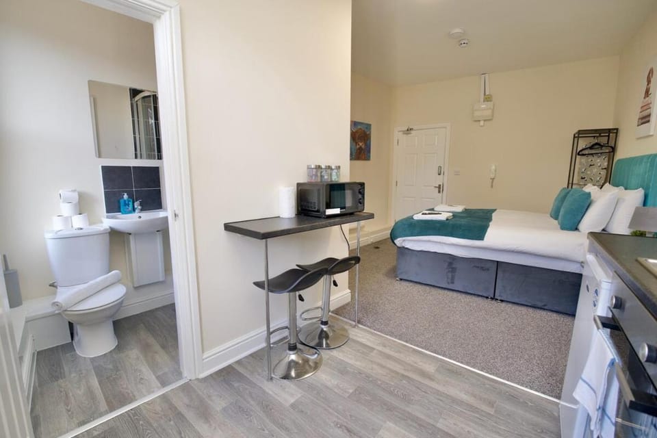 Belgrade Lodge Studio 3 - Parking, WiFi, Netflix Apartment in Coventry