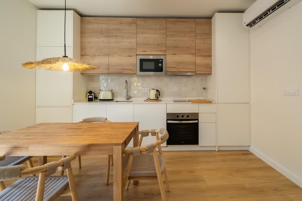 Kitchen or kitchenette, oven, stove
