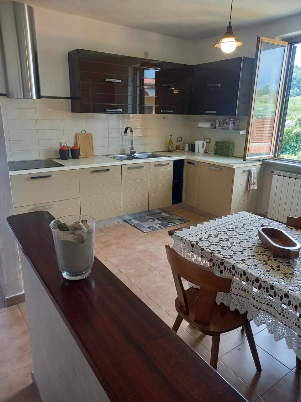 Kitchen or kitchenette, Dining area, dishwasher