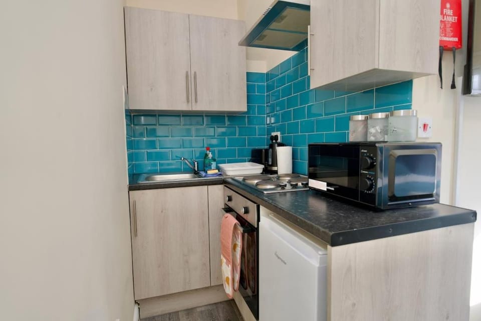 Belgrade Lodge Studio 4 - Parking, City Centre, Walk to West Orchard Shopping Centre Apartment in Coventry