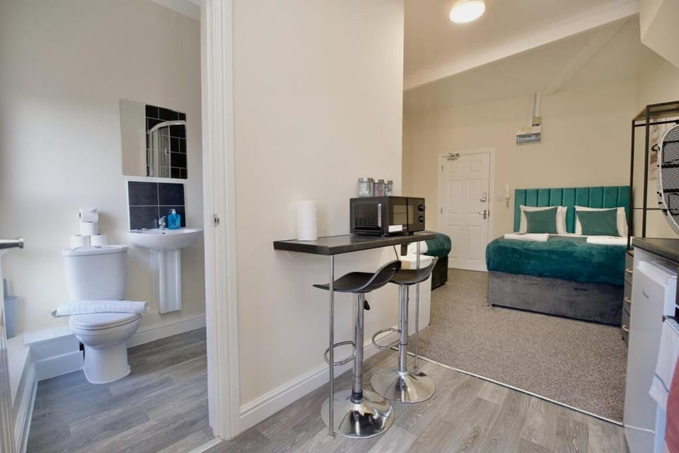 Belgrade Lodge Studio 5 - Free Netflix, Fast WiFi, Parking Apartment in Coventry