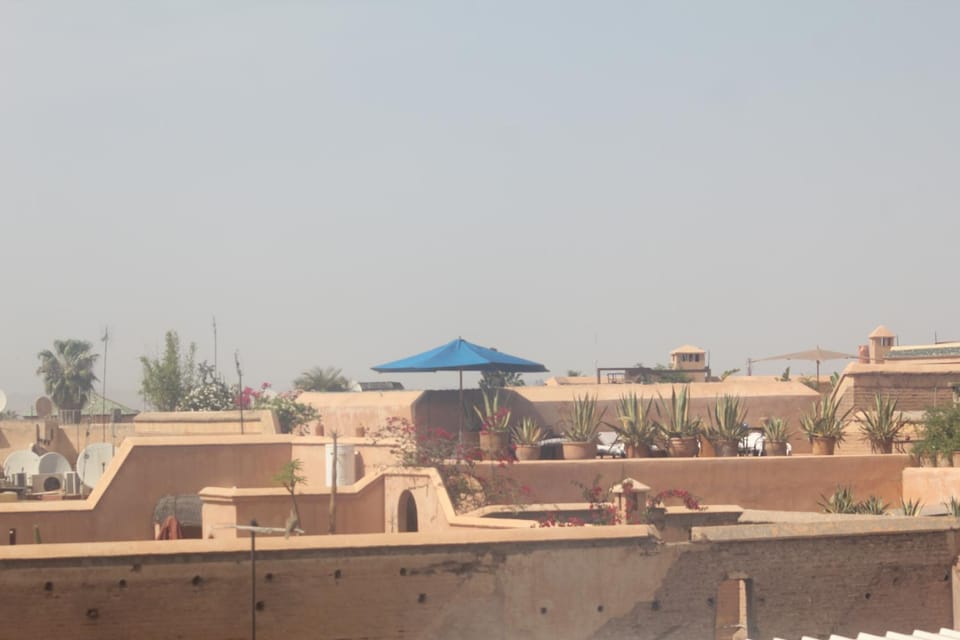 Property building, View (from property/room), Balcony/Terrace, City view, Sea view