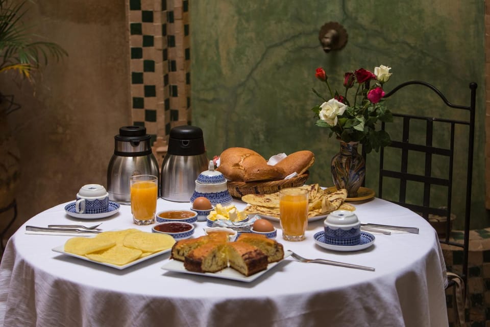 Restaurant/places to eat, Area and facilities, Breakfast, Continental breakfast