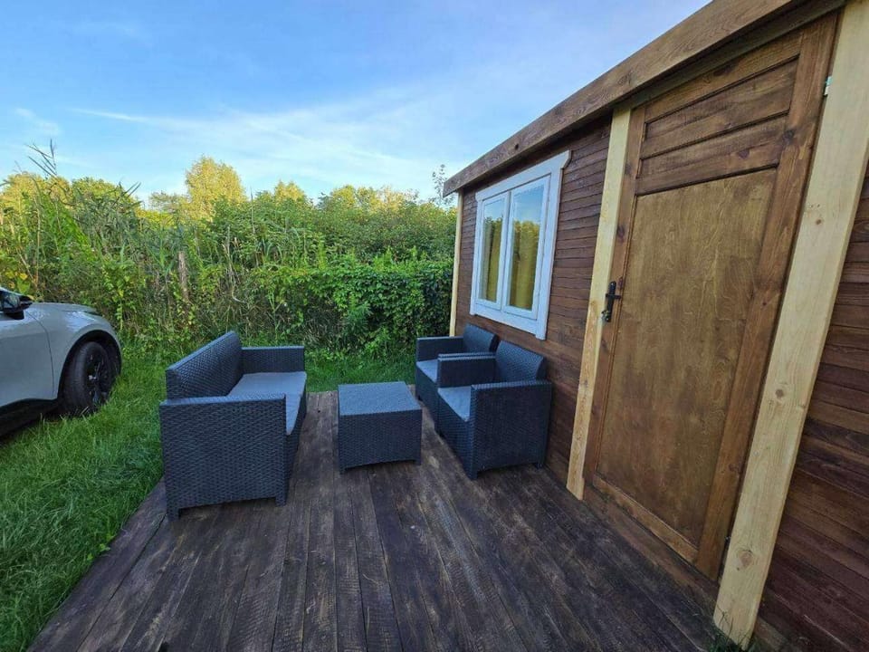 Domek GLAMPING 3 na polu namiotowym RADOŚĆ House in Belarus