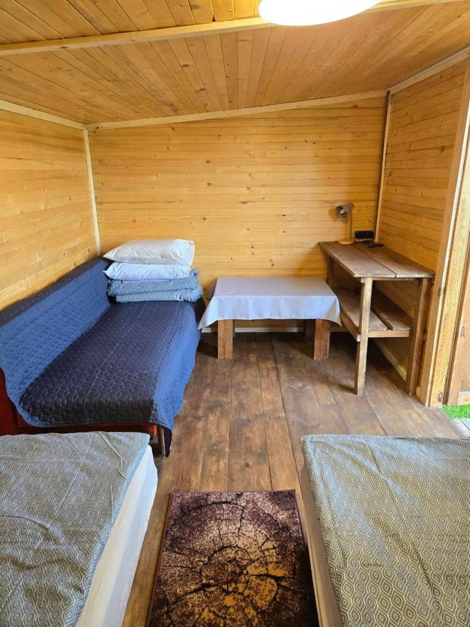 Domek GLAMPING 3 na polu namiotowym RADOŚĆ House in Belarus