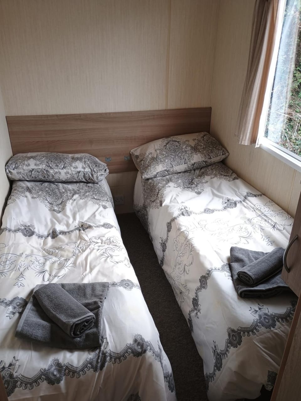 16 Vale Park Campground/ 
RV Resort in Fishguard Holiday Park