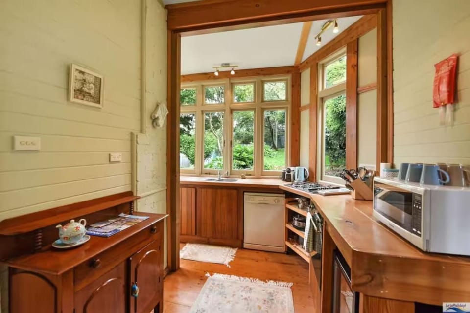 Idlehour - central, cosy classic mountain cottage House in Katoomba