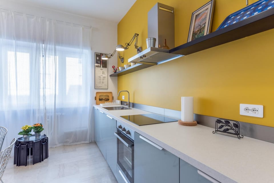Kitchen or kitchenette, Communal kitchen