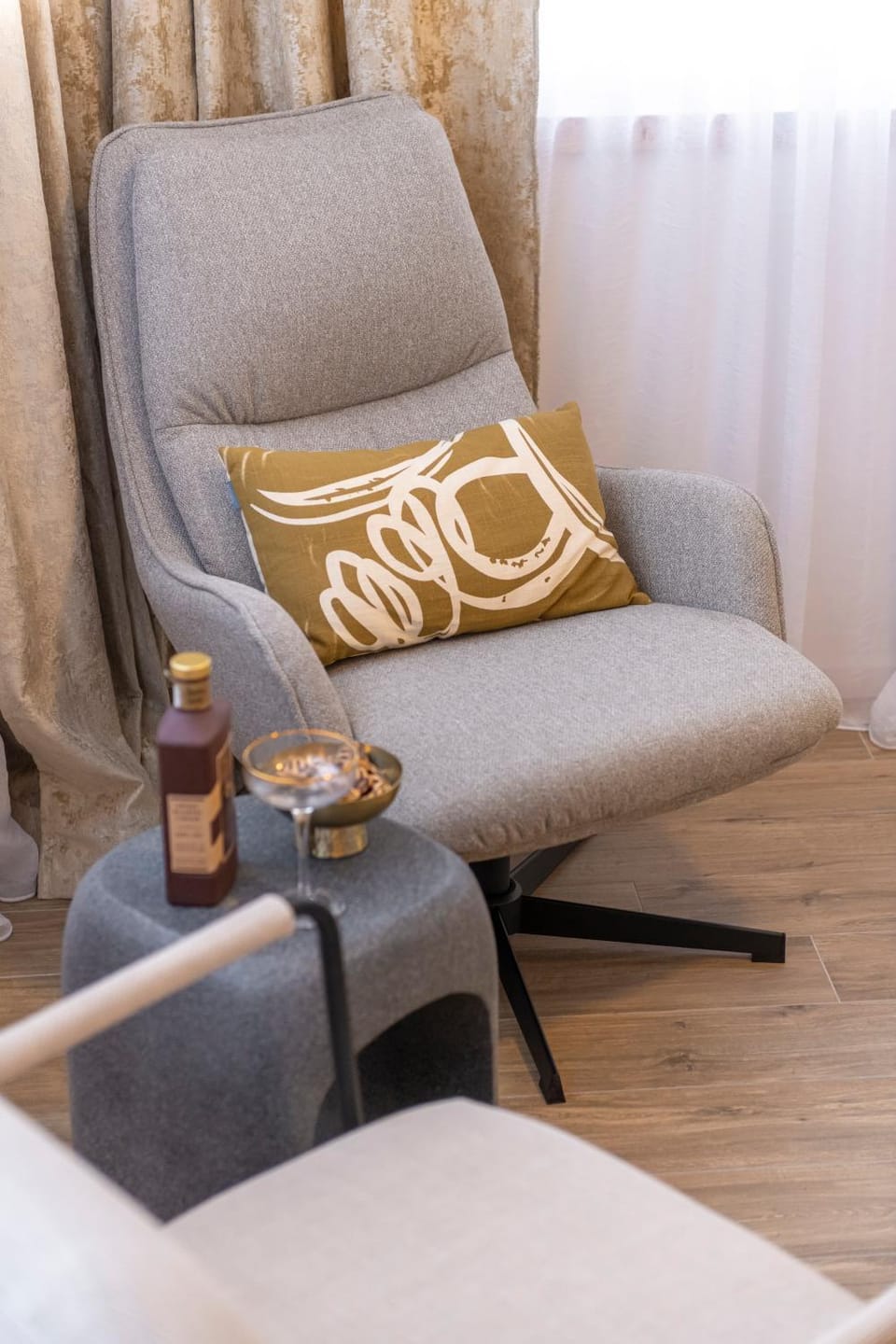 Seating area, Bedroom