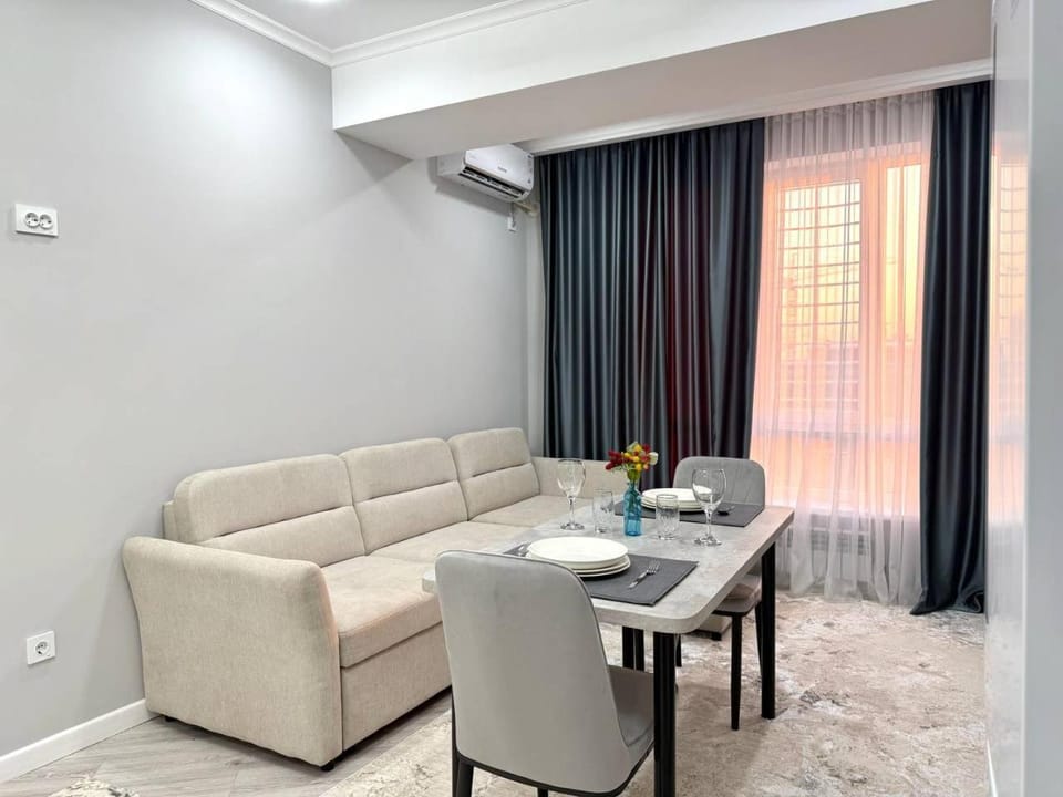 Living room, Seating area, Dining area, air conditioner