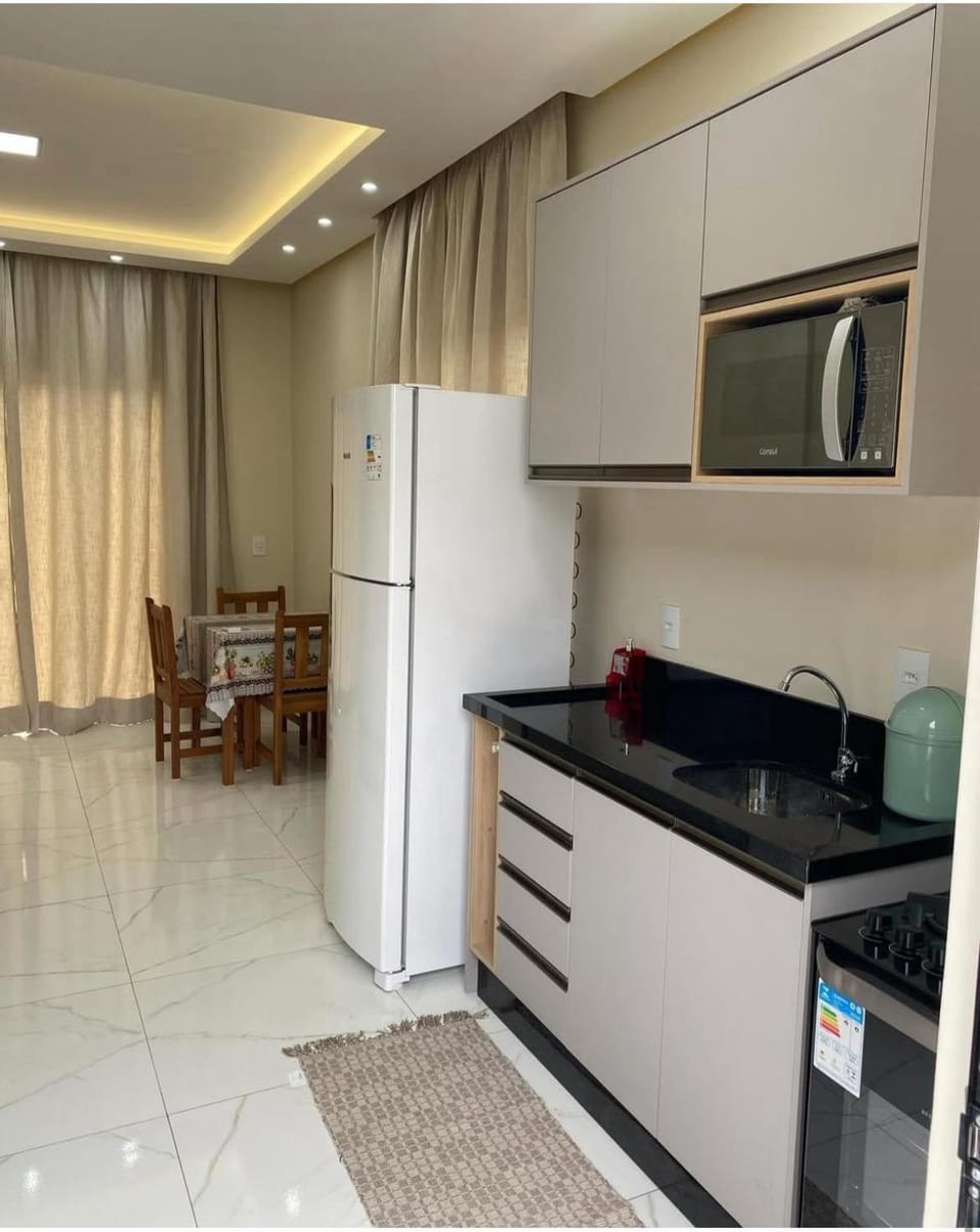 Kitchen or kitchenette, Dining area, stove