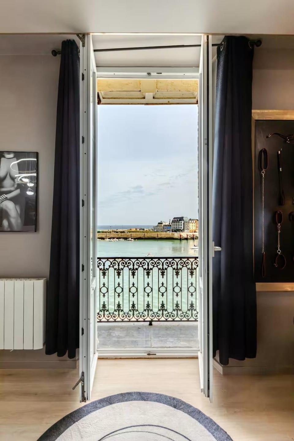 Un des sens, vue port, Sauna et Spa Apartment in Normandy