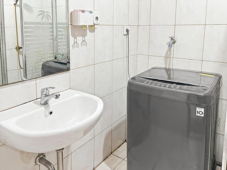 Strategic Thamrin Executive Apt Pool, Gym Wi-Fi Apartment in Jakarta