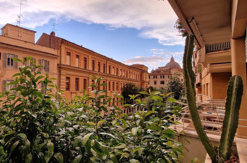 Property building, Day, Balcony/Terrace, City view