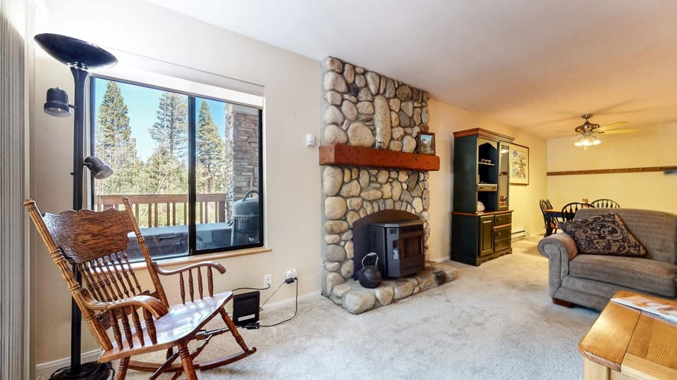 Summit #243 condo Apartment in Mammoth Lakes