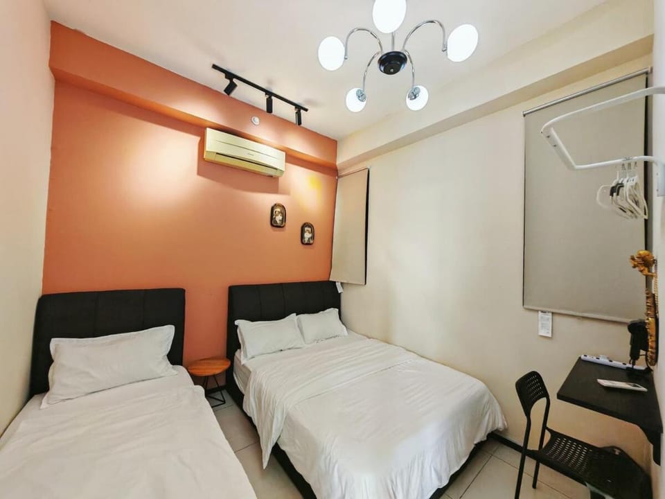 Bed, Photo of the whole room, Bedroom, air conditioner