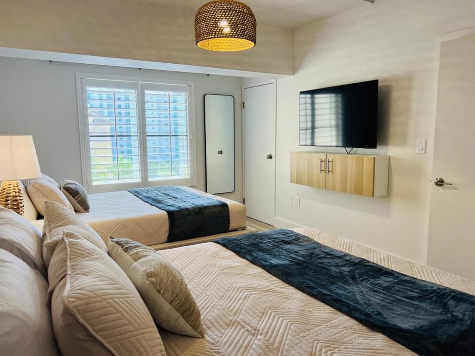 Condo near Epic & Universal,free parking & Netflix Apartment in Orlando