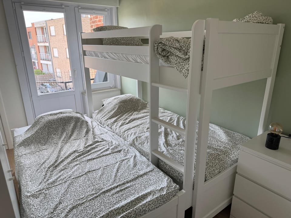Bed, Bedroom, bunk bed