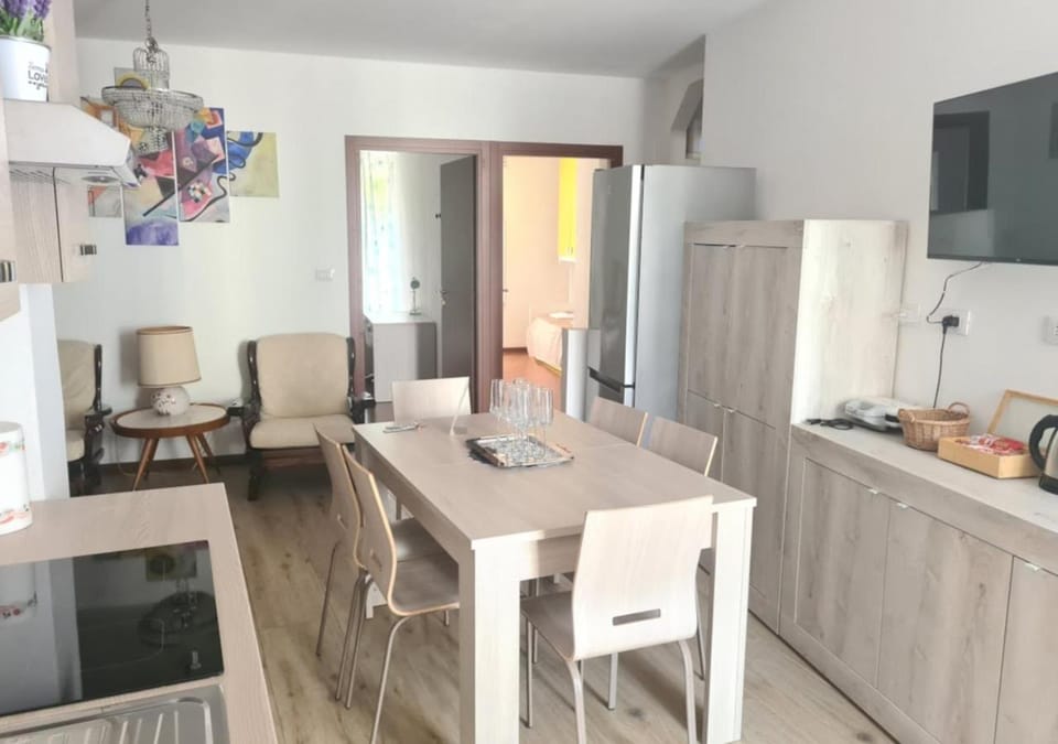Living room, Seating area, kitchen, kitchen