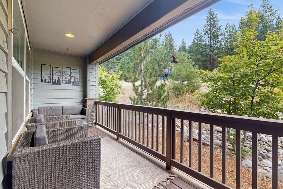 Ridgeview Retreat Apartment in Roslyn