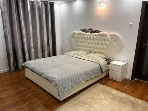 Private Room in Voluntari Quiet & Cozy Stay Bed and Breakfast in Bucharest