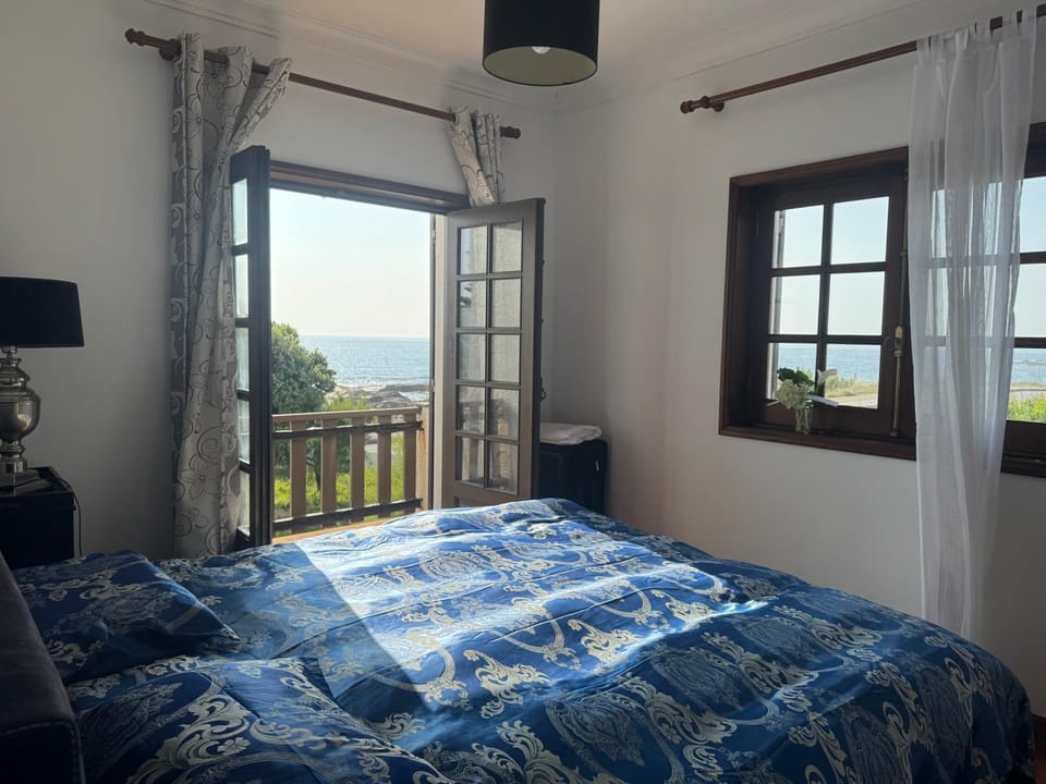 Casa de Praia House in Vila Praia de Ancora